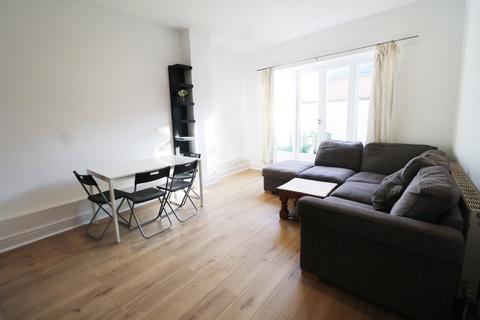 2 bedroom apartment to rent, Priory Grove, Stockwell, London, SW8