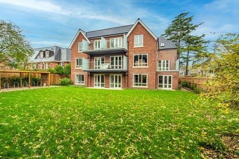 1 bedroom flat for sale, Alborough Lodge, Packhorse Road, Gerrards Cross, Buckinghamshire