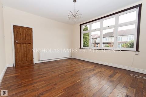 4 bedroom end of terrace house to rent, Sittingbourne Avenue, Enfield EN1