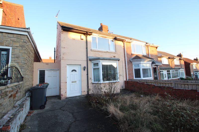 Highfield Drive, South Shields 2 bed semidetached house £140,000