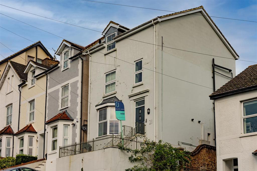 Grovehill Road, Redhill 2 bed house £750,000