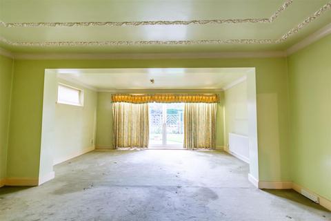 3 Barratt Crescent, Attenborough, Nottingham, NG9 6AH