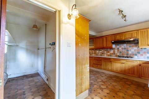 3 Barratt Crescent, Attenborough, Nottingham, NG9 6AH
