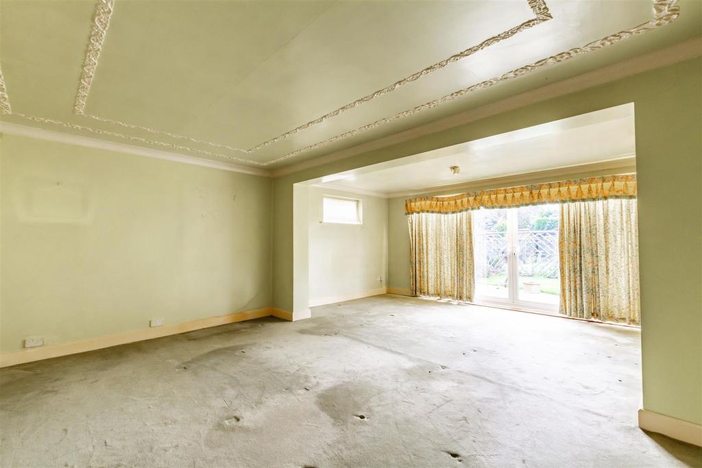 Living Room (2)-HDR copy.jpg