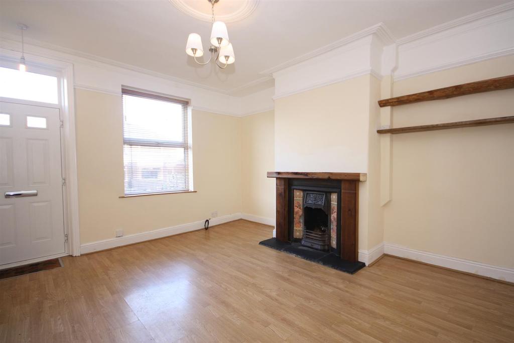 Thorpe Road, Pudsey 2 bed terraced house £150,000