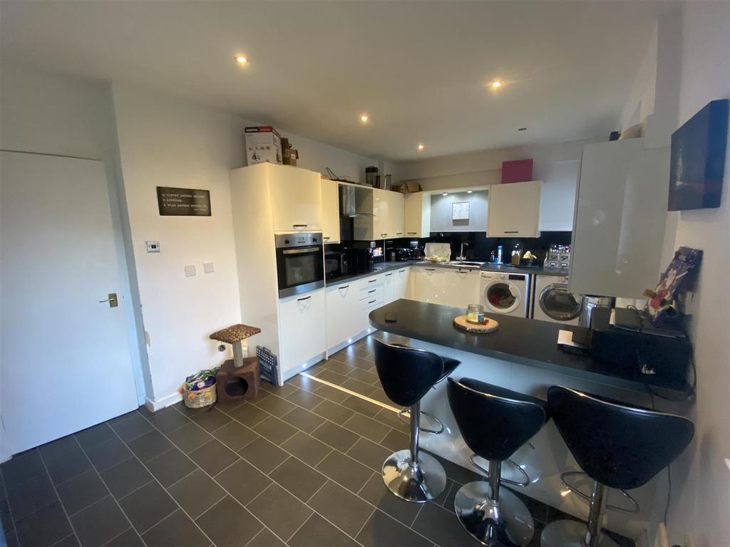 Roman Road, Motherwell 3 bed terraced house £89,995