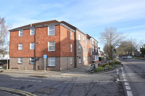 5 Caxton Close, Tenterden, TN30 6JW
