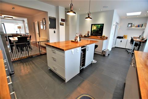 3 Barr Road, Potters Bar, EN6 5PG