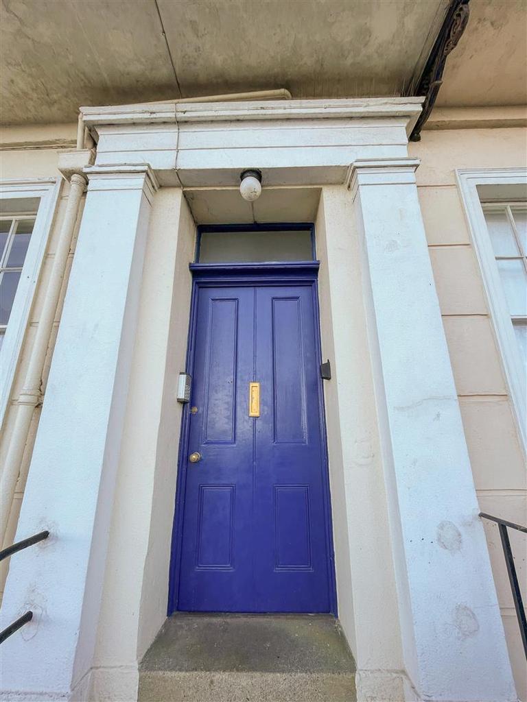 St. Terrace, Herne Bay 1 bed apartment £750 pcm (£173 pw)