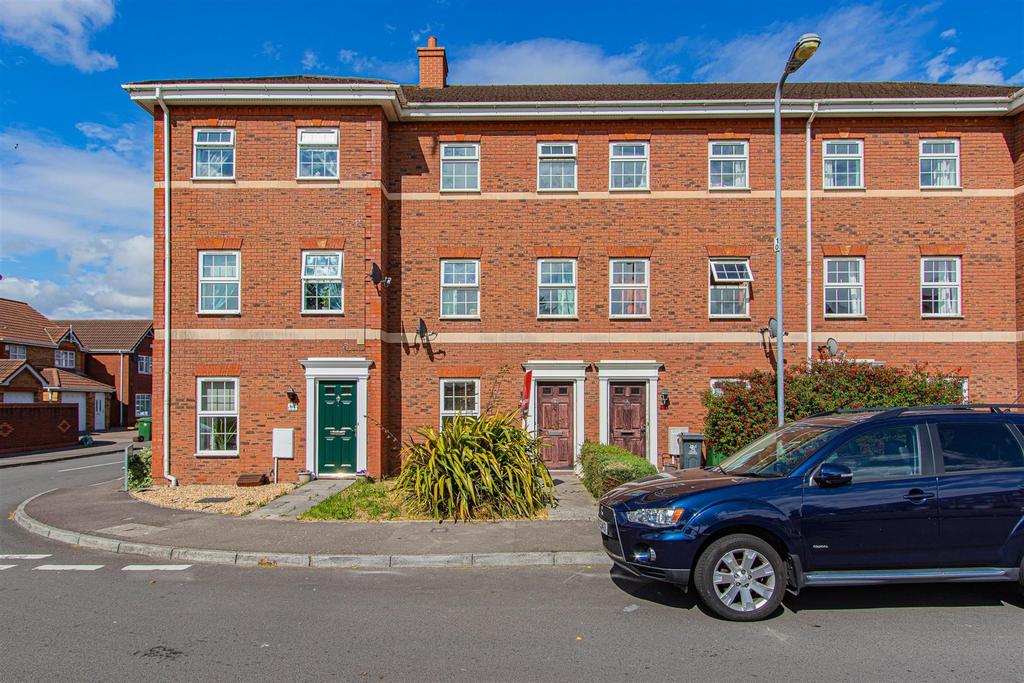 Beaufort Square, Pengam Green 4 bed house £1,100 pcm (£254 pw)