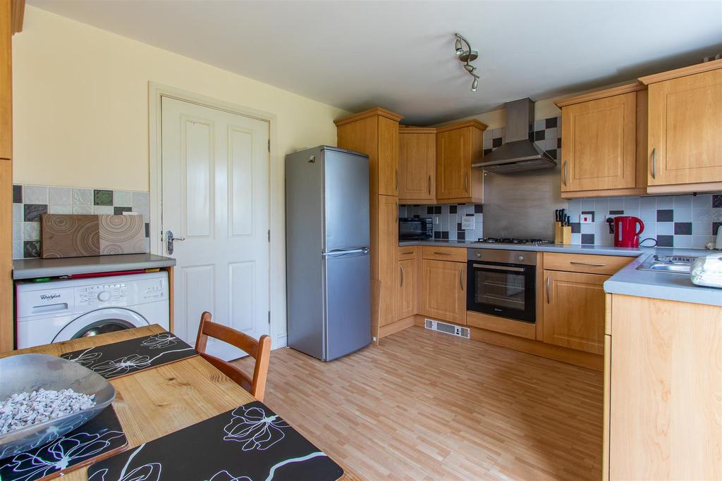 Beaufort Square, Pengam Green 4 bed house £1,100 pcm (£254 pw)