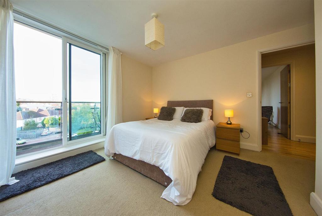 Cymric Buildings, West Bute Street, Cardiff 1 bed flat £850 pcm (£196 pw)