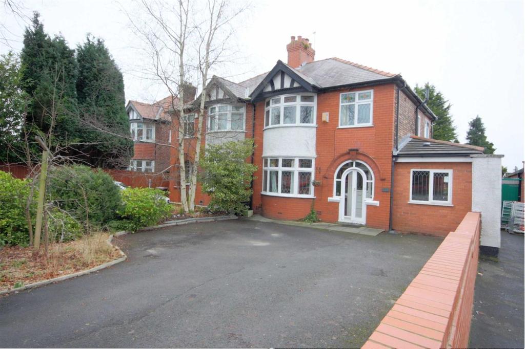 Prescot Road, Toll Bar, St Helens... 3 bed semidetached house £850 pcm (£196 pw)