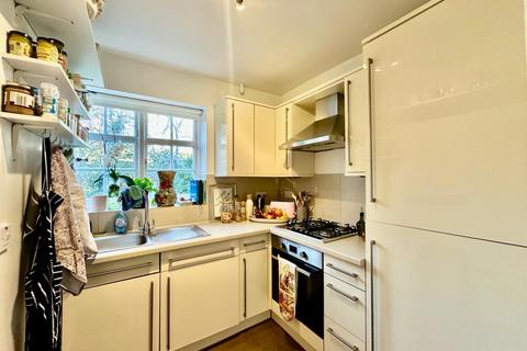 1 bedroom maisonette to rent, Neale close, Hampstead Garden Suburb