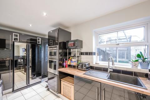 85 Belfry Drive, Wollaston, Stourbridge, DY8 3SE