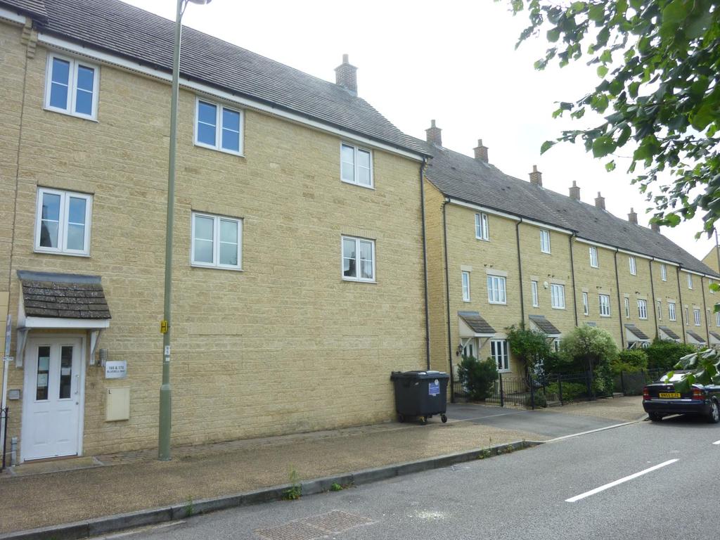Bluebell Way, Carterton, Oxfordshire... 1 bed apartment £165,000