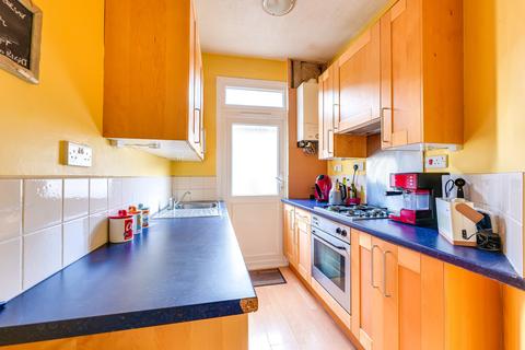 3 bedroom flat for sale, Valkyrie Road, Westcliff-on-sea, SS0