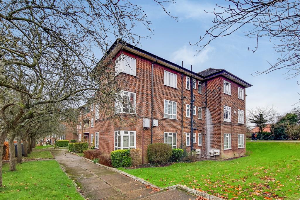 Carmel Court, Kings Drive, Wembley, HA9 1 bed flat £250,000