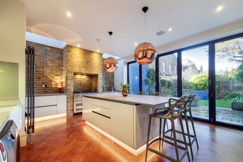 73 Goldsmith Avenue, London, W3 6HP