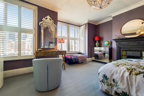 73 Goldsmith Avenue, London, W3 6HP