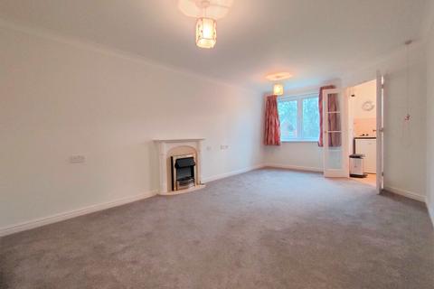 1 bedroom flat for sale - Mitchell Court, 22 Massetts Road, Horley, Surrey