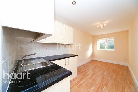 Studio to rent - Lydford Road, Willesden Green, NW2