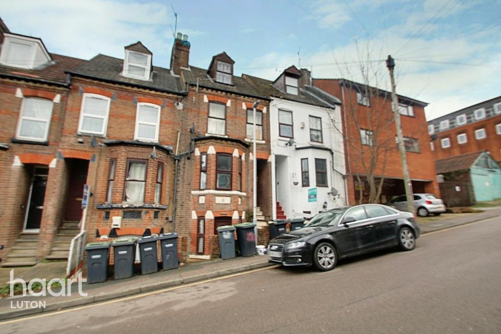 Grove Road, Luton 1 bed flat £110,000