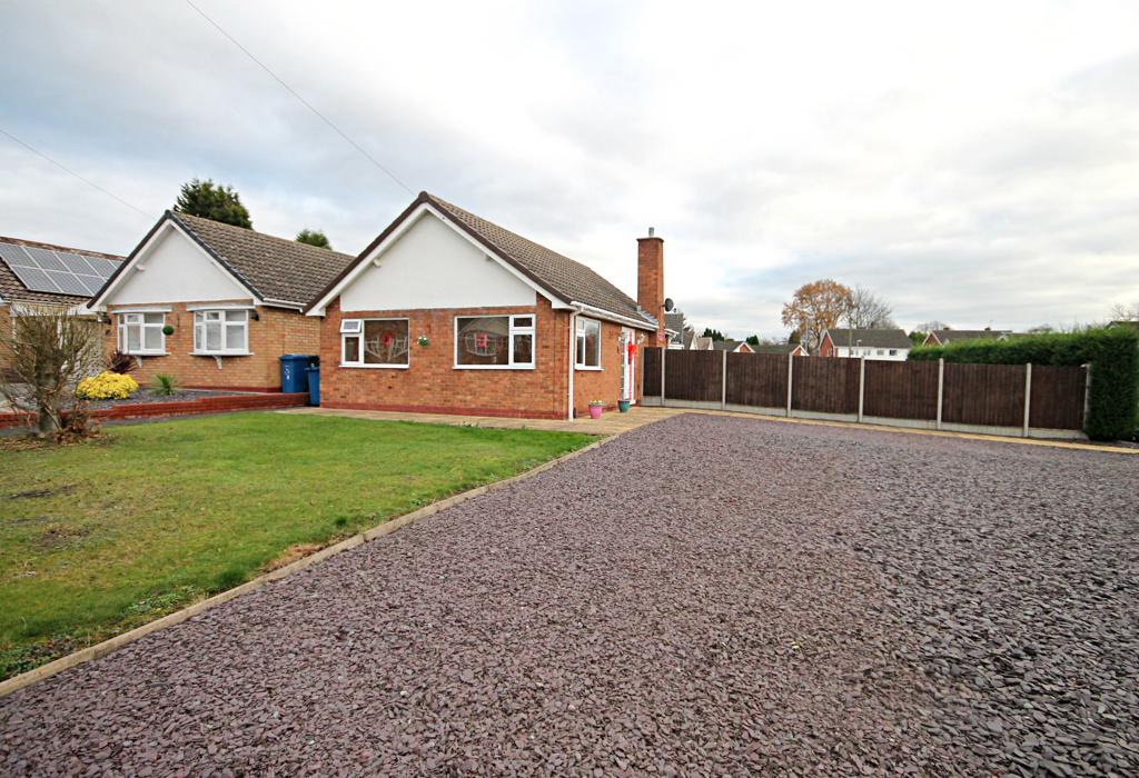 Highcliffe Road, Tamworth, Staffordshire 2 bed bungalow £275,000