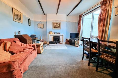 230 Gunnersbury Avenue, London, W3 8LB