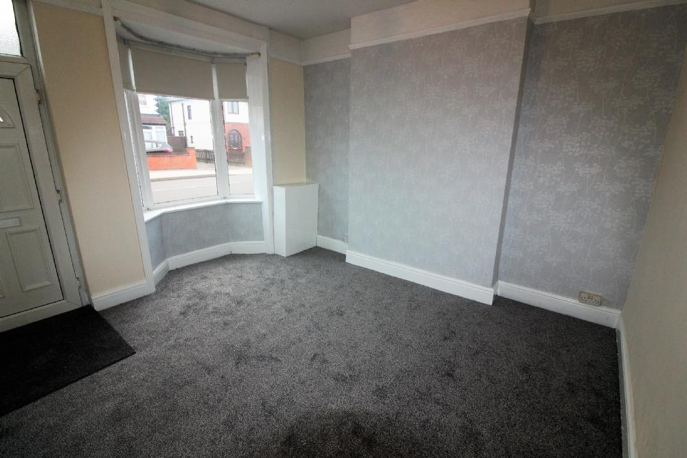 Ashmore Lake Road, Willenhall 2 bed semidetached house £695 pcm (£
