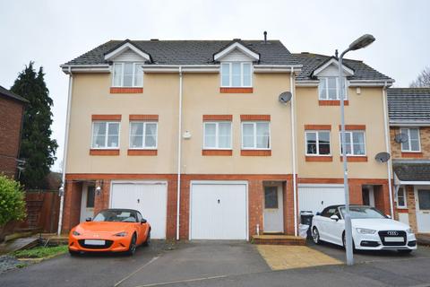 3 bedroom terraced house to rent, Padley Close, Chessington, Surrey. KT9 2BA