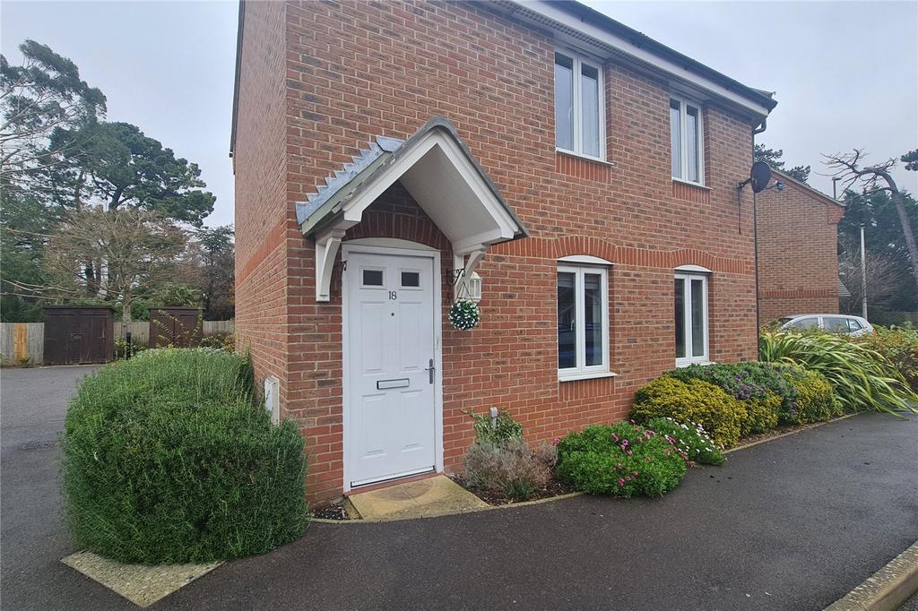 The Limes, Rustington, Littlehampton, West Sussex 2 bed apartment £