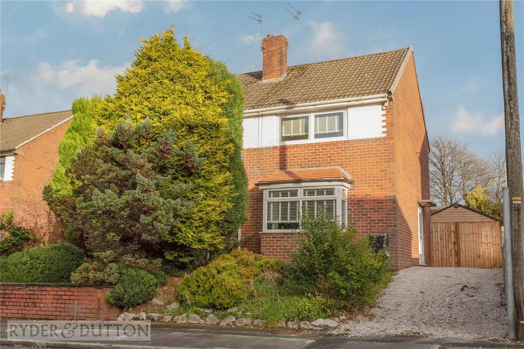 Knoll Street, Castleton, Rochdale... 2 bed semi-detached house - £150,000