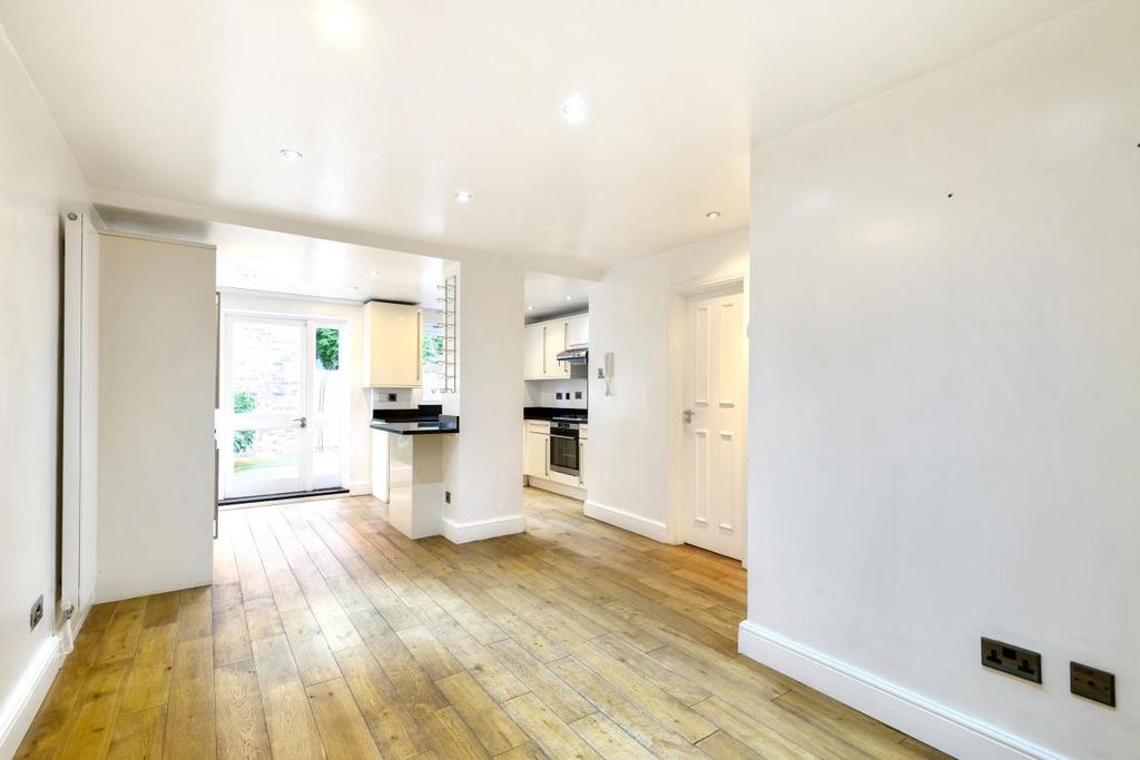 Liberty Mews, Balham 3 bed terraced house £925,000