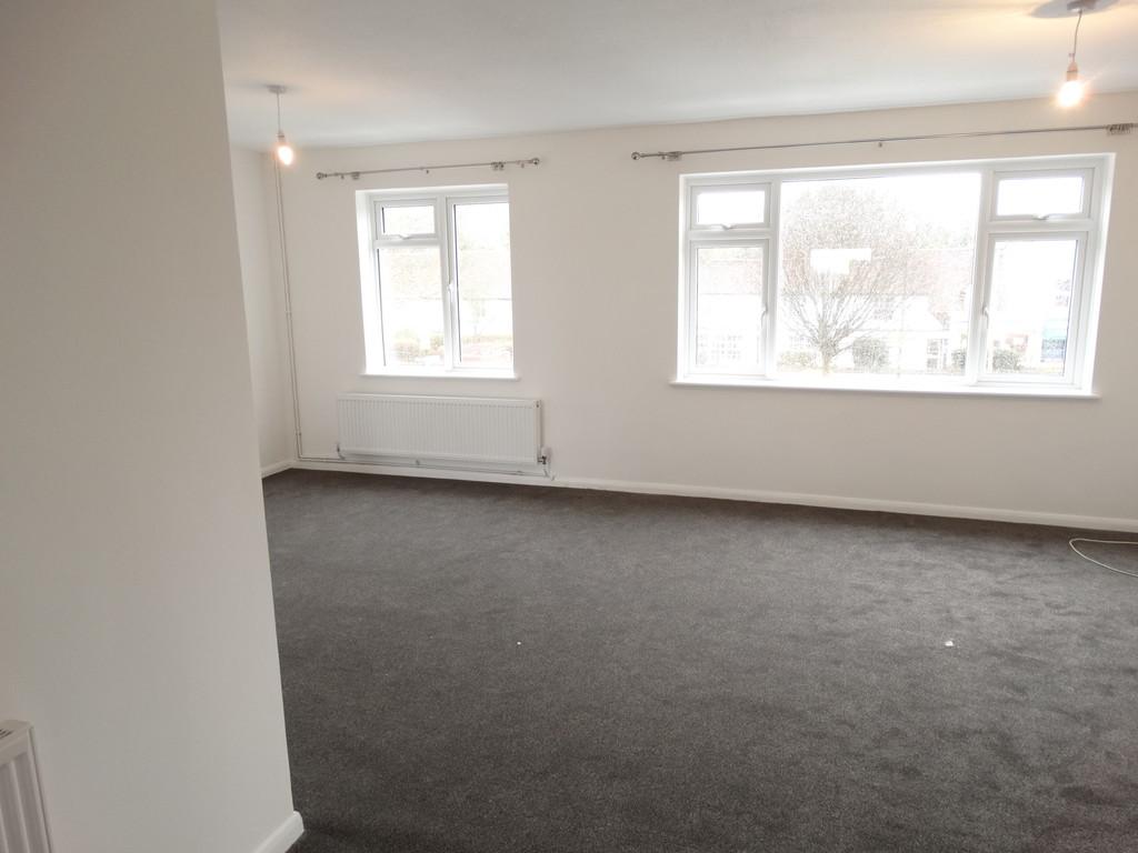 Staplehurst, Kent 3 bed flat £925 pcm (£213 pw)
