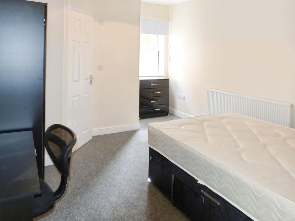 4bc5a547-bedroom