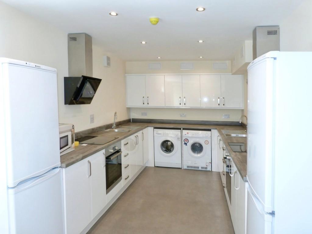 8b38ee39-Kitchen