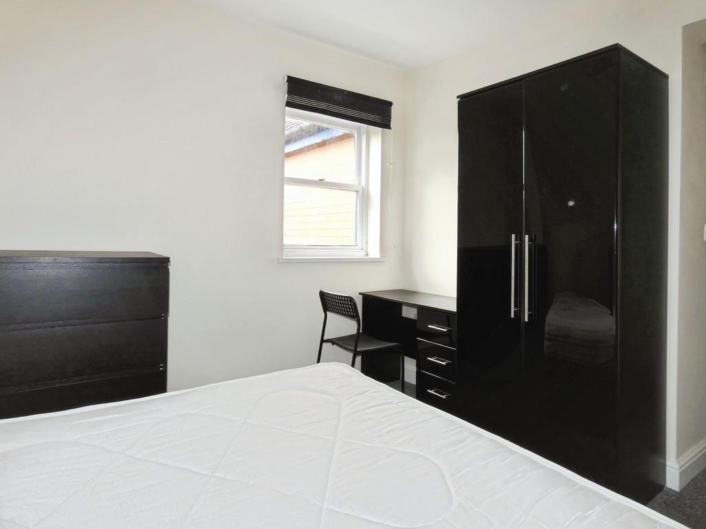 614f9894-Bedroom