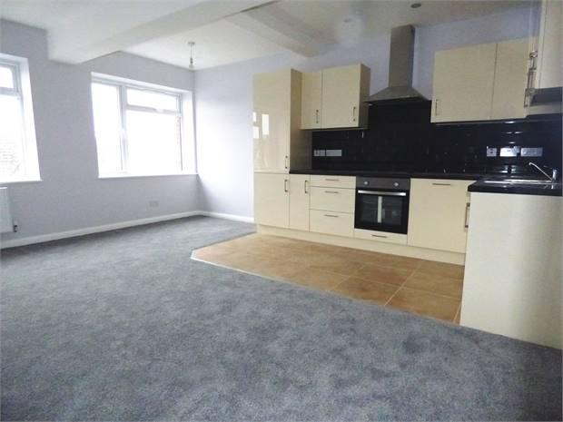 Open plan Lounge/Kitchen