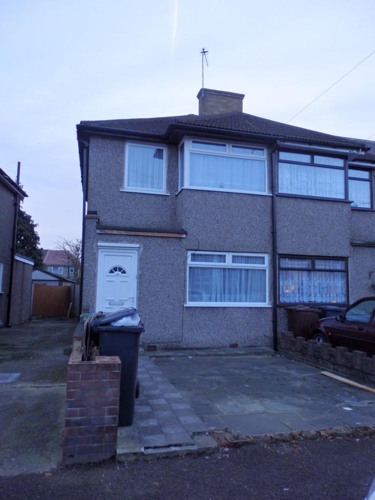 Second Avenue Dagenham Essex 3 bed semidetached house £1,650 pcm (£381 pw)