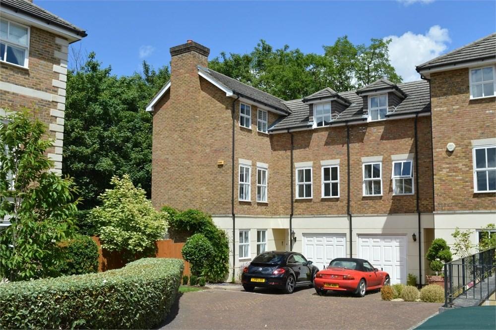 Ellesmere Place, WALTONONTHAMES, KT12 5 bed townhouse £3,250 pcm (£