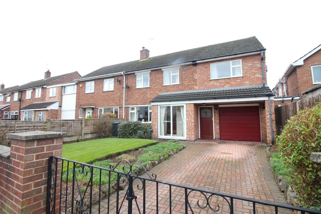 Knowle Lane, Kimberley, Nottingham, NG16 4 bed semidetached house £