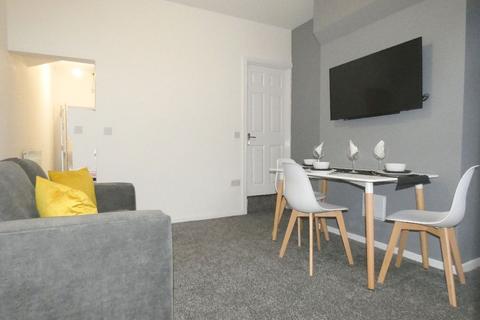 3 bedroom house share to rent - Elgin Street, Stoke-on-Trent, Staffordshire, ST42RD