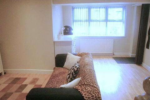 1 bedroom flat to rent, 1 Oakwood Avenue, Oakwood, Leeds