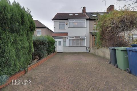 4 bedroom end of terrace house to rent - Mansell Road, Greenford