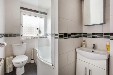 98 Greenacres, Oxted, RH8 0PB