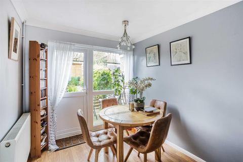 98 Greenacres, Oxted, RH8 0PB