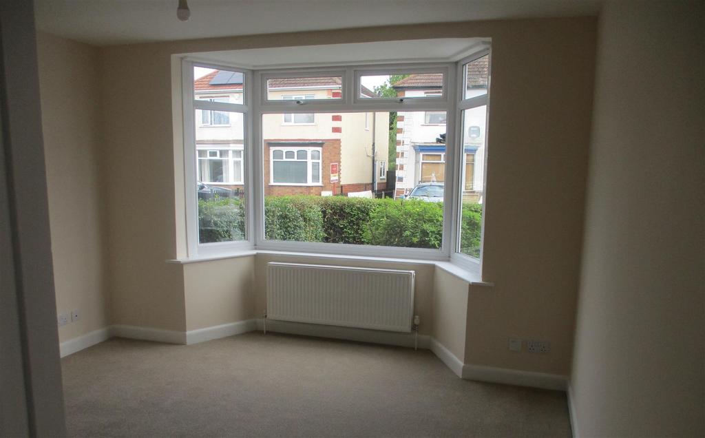 Brookdale Road, Nuneaton 2 bed semidetached house £695 pcm (£160 pw)