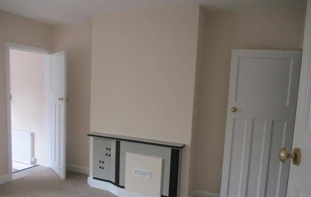 Brookdale Road, Nuneaton 2 bed semidetached house £695 pcm (£160 pw)