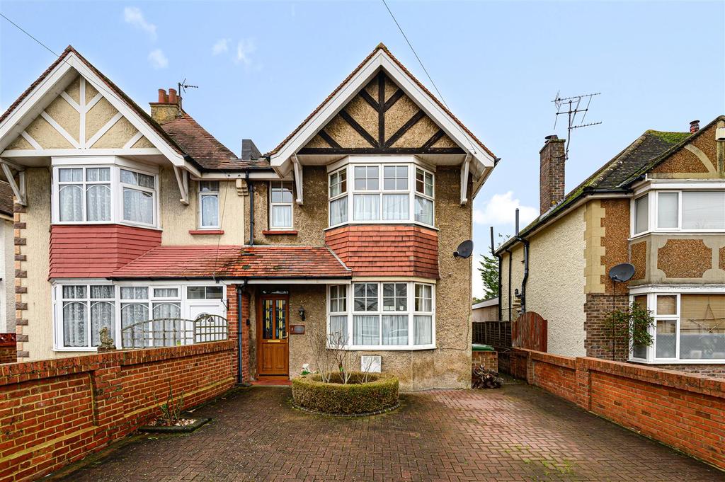 Brodrick Road, Eastbourne 3 bed semidetached house £425,000